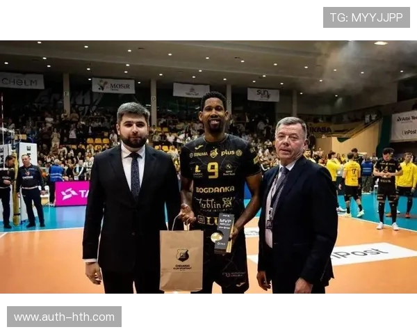 波超卫冕冠军卢布林零封升班马海乌姆，莱昂斩获14分