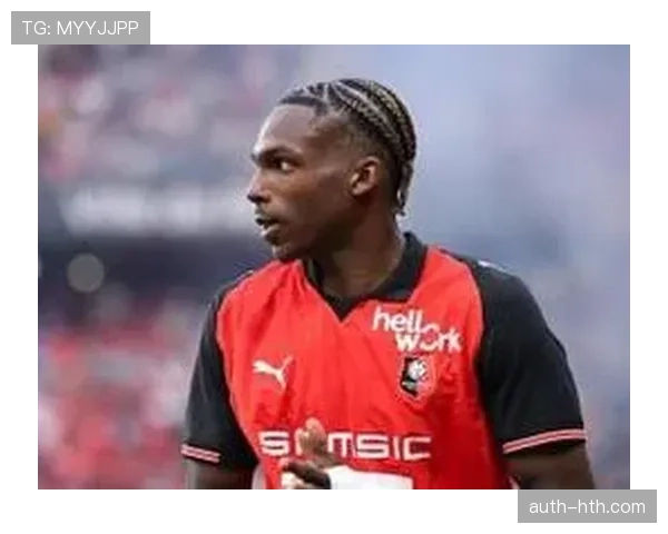 雷恩官方确认三名主力球员因流感症状缺席本轮对阵布雷斯特赛前合练